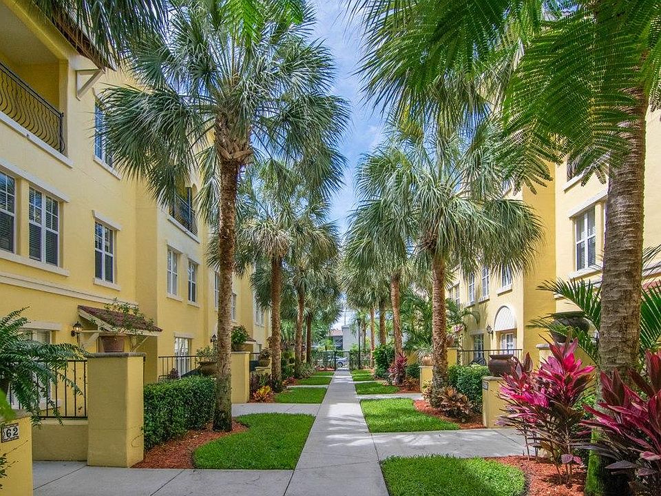 1st image of 609 Casabella Cir