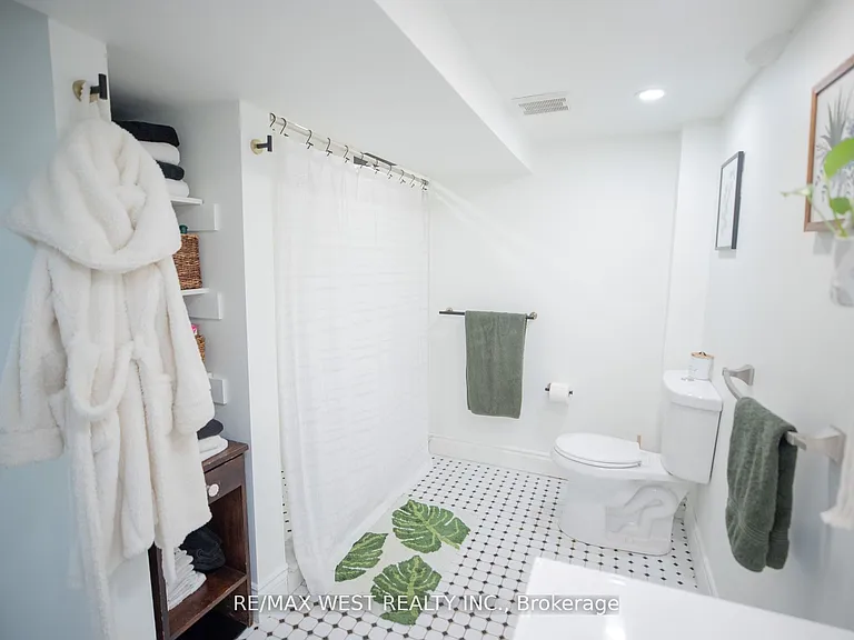 93 Peel St #2 — Photo 19