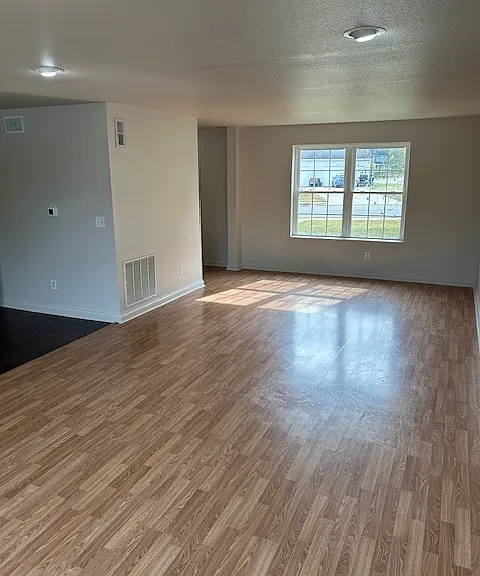 6884 Lexington Dr — Photo 42