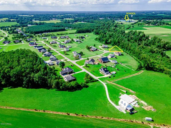 122 Quarter Horse Ln, Beulaville, NC 28518