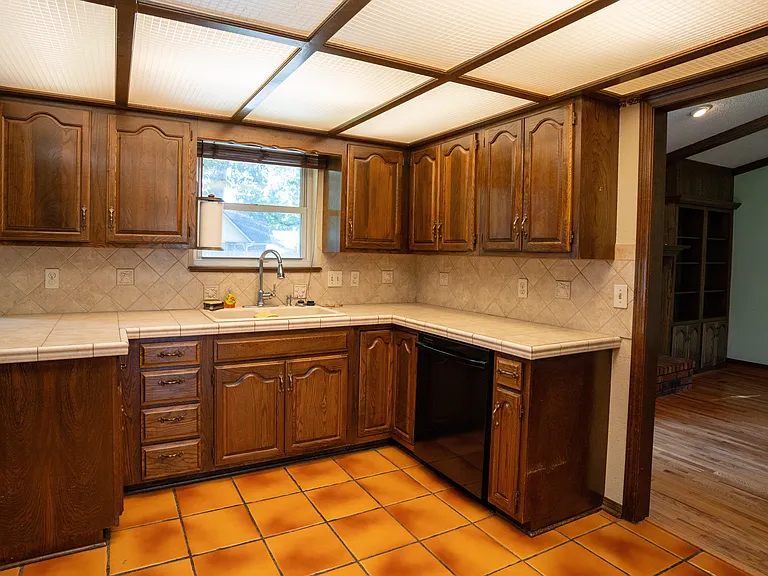 2221 W Memphis Pl — Photo 6