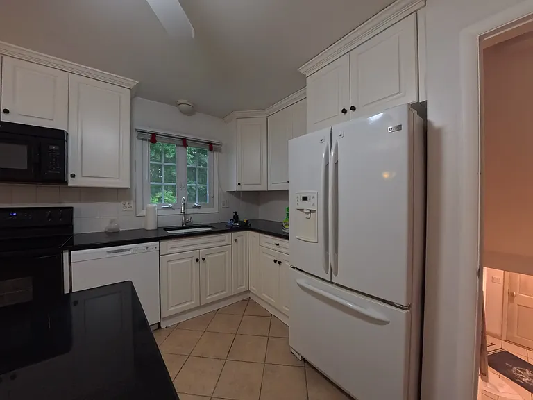 36 Derby Pl — Photo 5