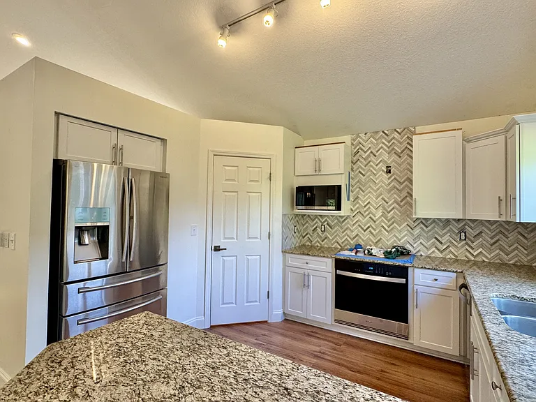 220 Konawa Ln — Photo 9