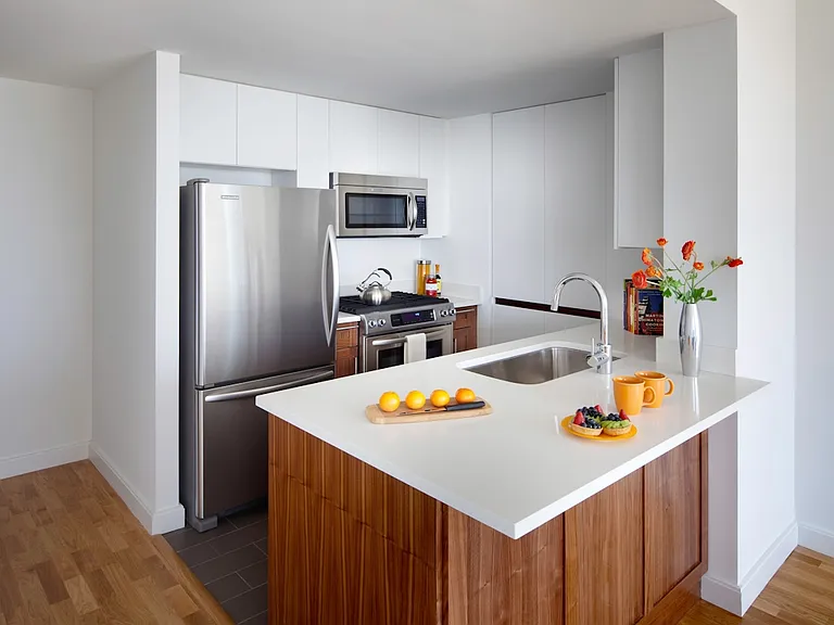 1214 5th Ave #37H — Photo 2