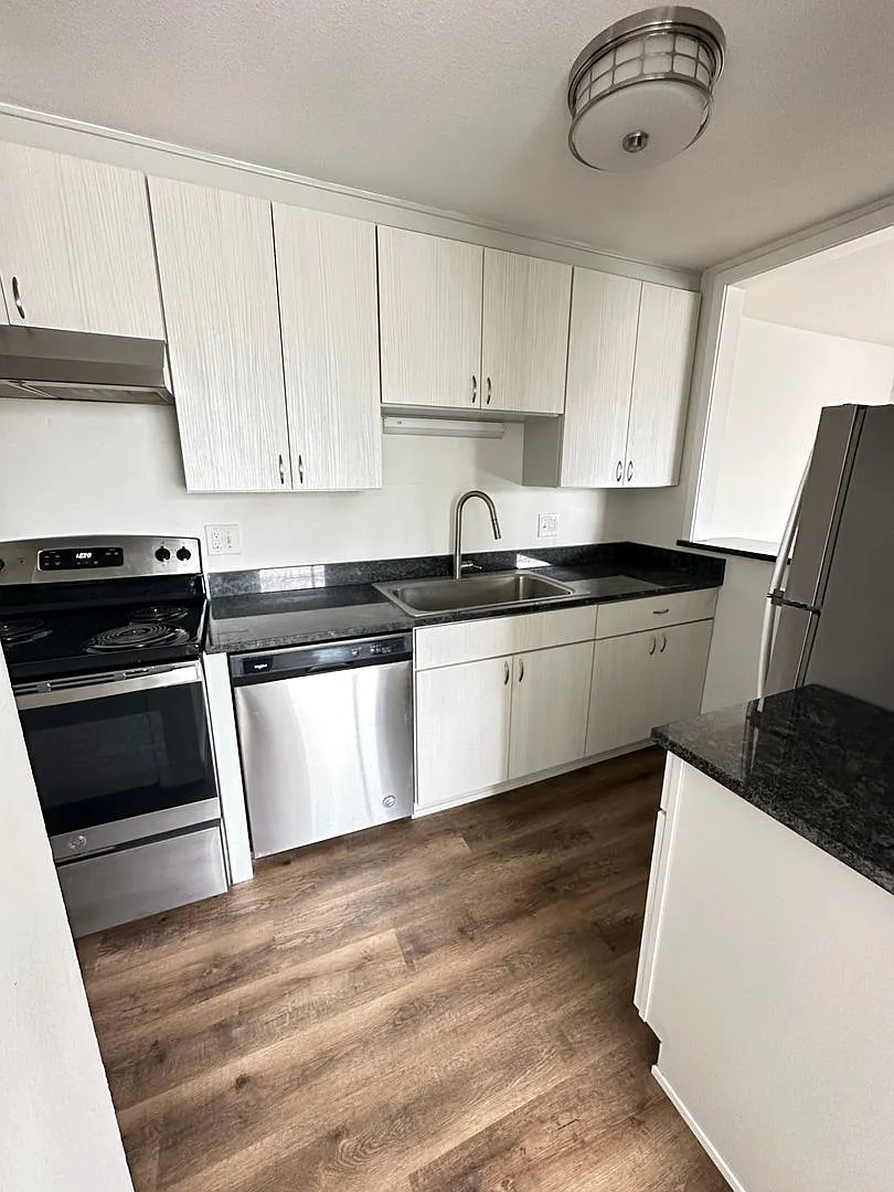 3377 S Clarkson St. — Photo 4