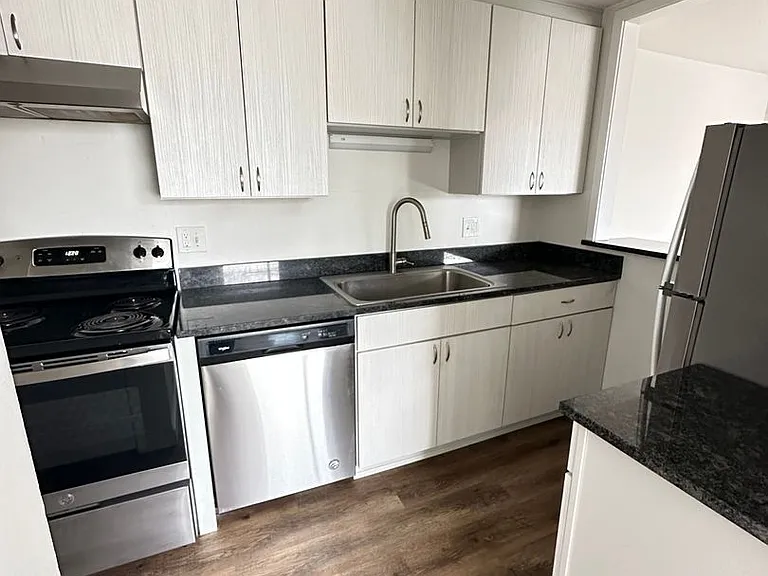 3377 S Clarkson St — Photo 3