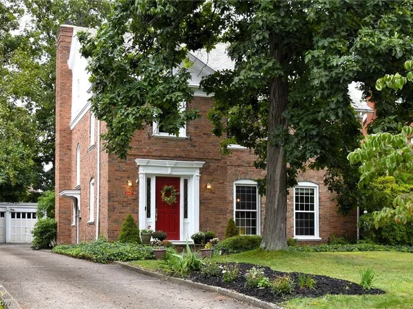 2447 Edgerton Rd, University Hts, OH 44118