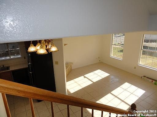 4th image of 102 CIBOLO BRANCH ROAD