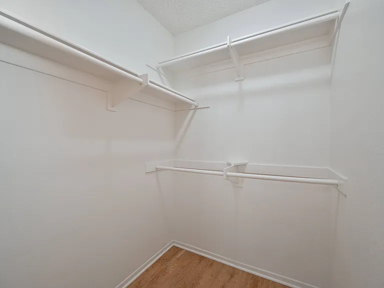 West Park Villas Apartments — Photo 15
