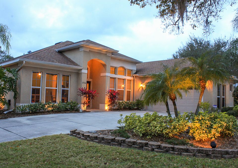 1st image of 730 Stonecrest Dr