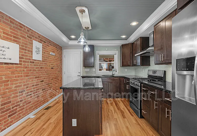 14 N Streeper St — Photo 3