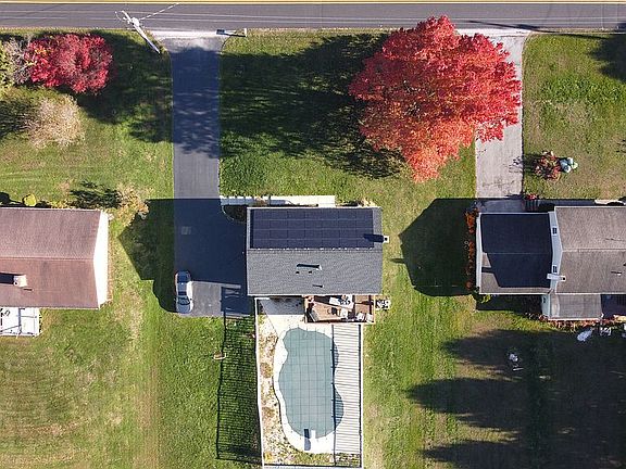 4th image of 55 Fern Dr