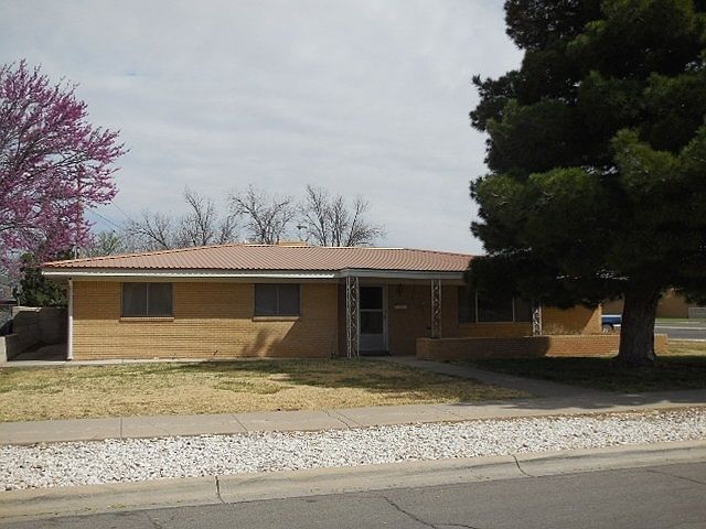 1st image of 601 S Plains Park Dr