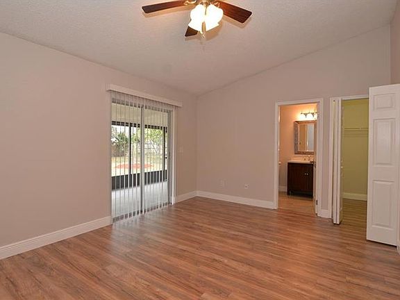 5th image of 6434 Sandy Oaks Ln