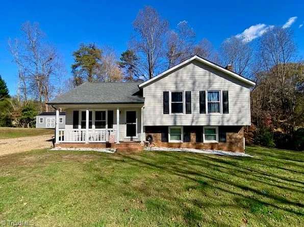 145 Pumpkin Patch Dr, North Wilkesboro, NC 28659