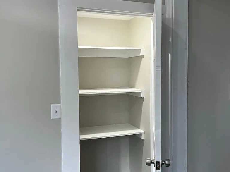 329 Ellicott St #UPPER — Photo 23