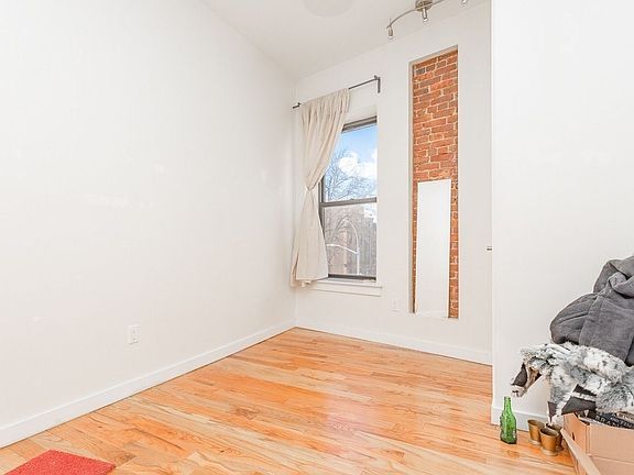 4th image of 1417 Bedford Ave #22