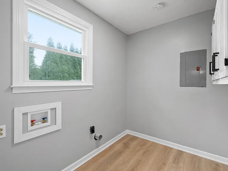 313 Grassland Dr — Photo 9