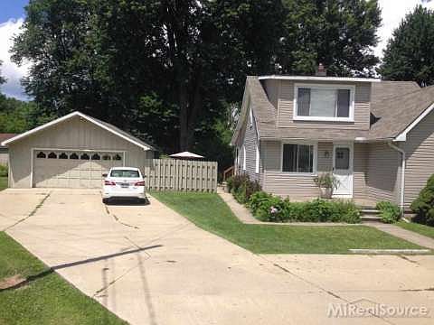 2nd image of 50105 Jefferson Ave