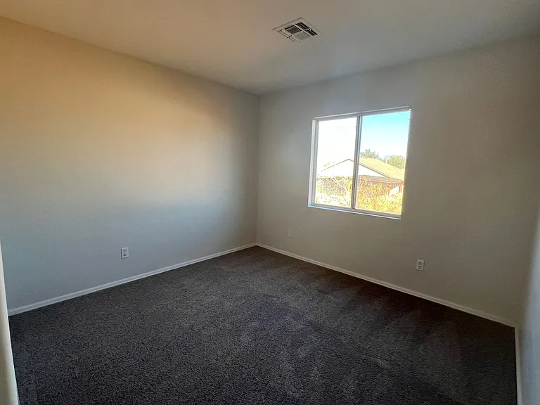 12410 W Pershing St — Photo 20