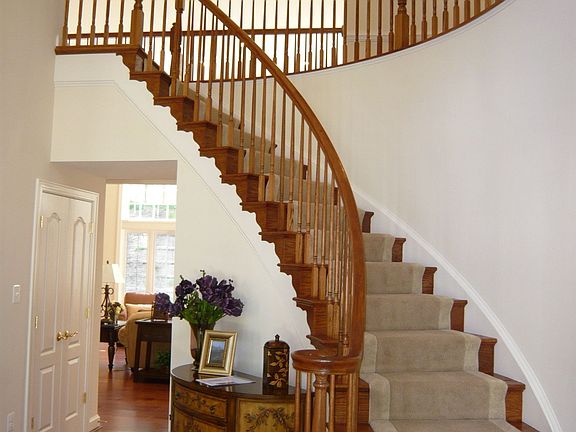2-story foyer