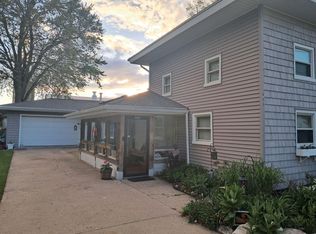 911 Washington Blvd, Lake Odessa, MI 48849