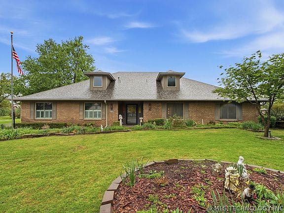 3rd image of 1418 Sherwood Ln