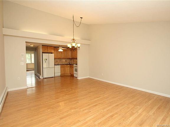 4th image of 19 Locust Cir Unit 19