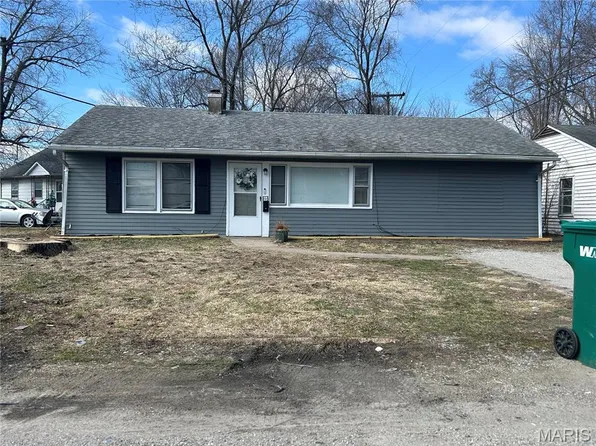 1 Helen Ct, Cahokia, IL 62206