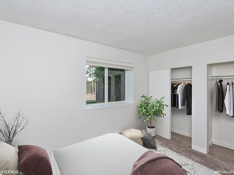 Oak Terrace — Photo 14