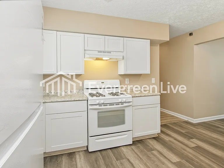 3433 Caroline Ave — Photo 7
