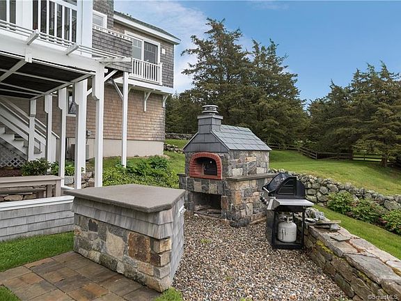 5th image of 239 Montauk Ave