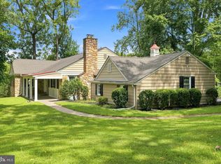 905 Newtown Rd, Devon, PA 19333