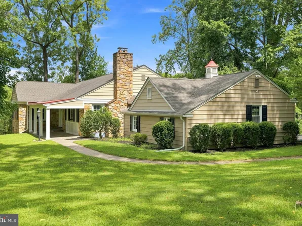 905 Newtown Rd, Devon, PA 19333