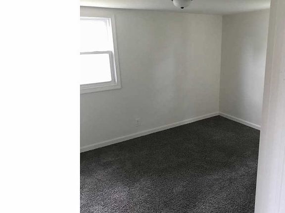 4th image of 14 Drexel Dr