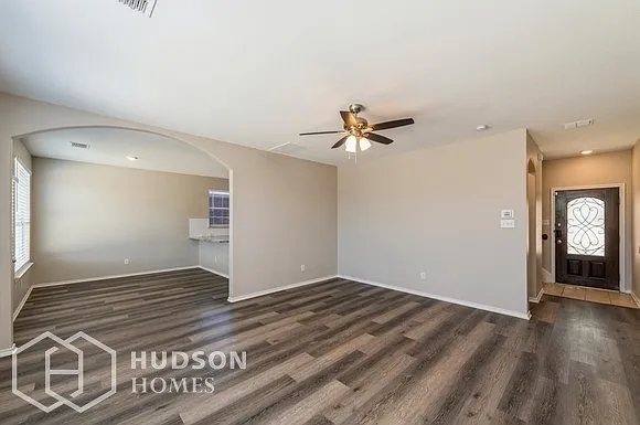 1401 Silver Maple Ln — Photo 5