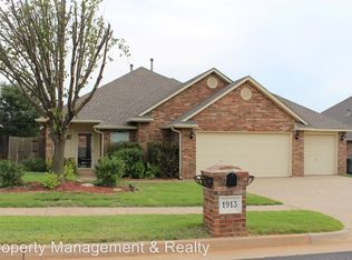 1913 Del Simmons Dr, Edmond, OK 73003