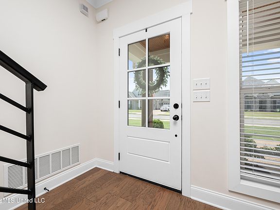 5th image of 2866 High Pointe Ave