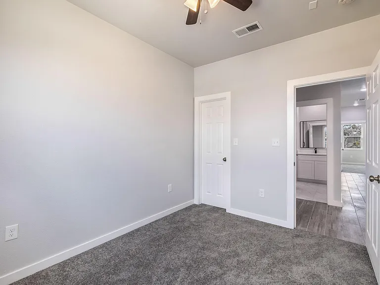 600 Kimbro B St — Photo 22