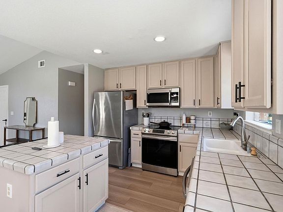 5th image of 3848 Prince George Ln