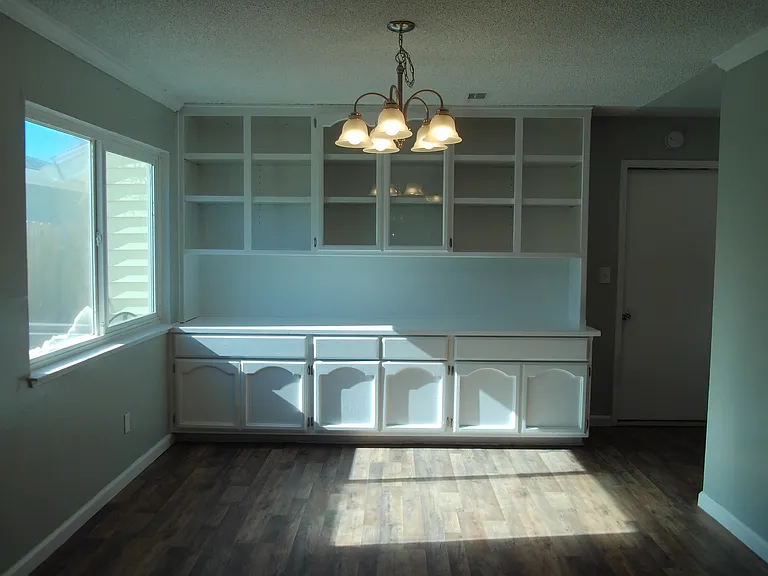 2231 Edwards St — Photo 9