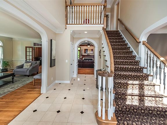 3rd image of 409 Berkley Place Ct