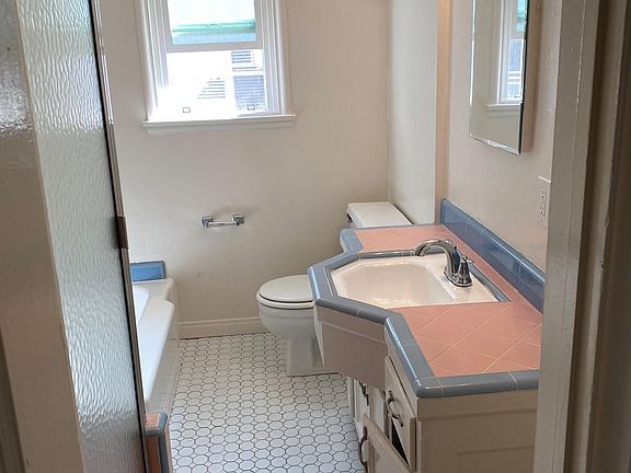 3rd image of 11960 Magnolia Blvd #2