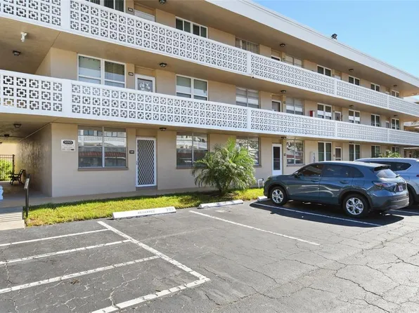 5095 Bay St NE APT 109, Saint Petersburg, FL 33703