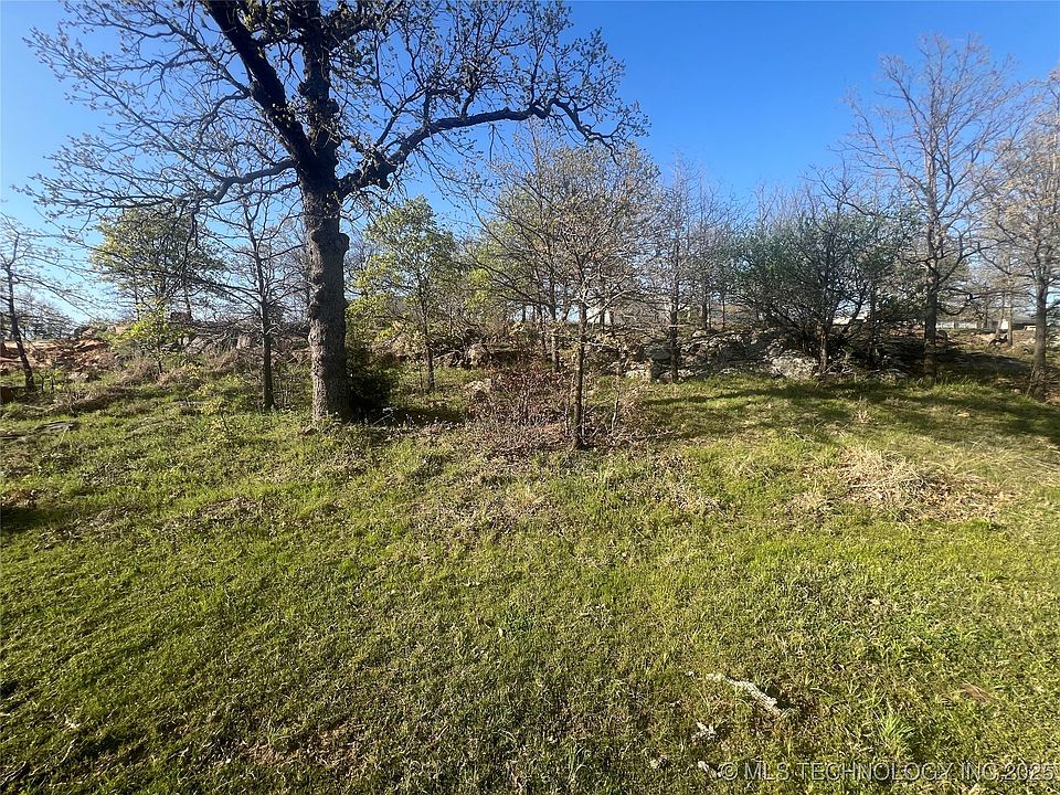 2nd image of 20 Armani Cir