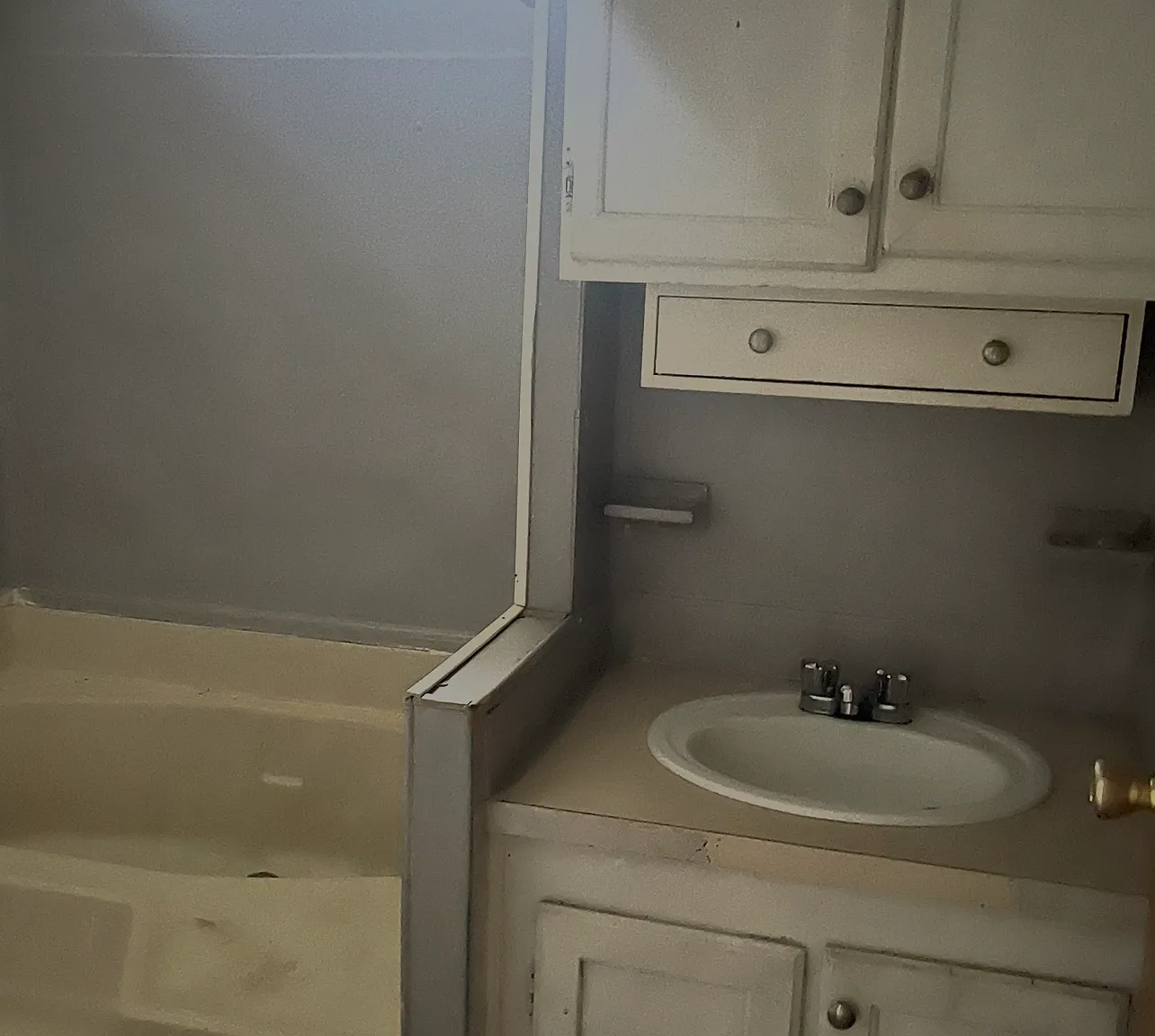 2 bed, 1000 sqft, $1,100 — Photo 3