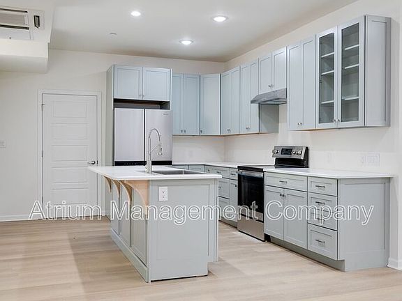 4th image of 1 W Cary St #1