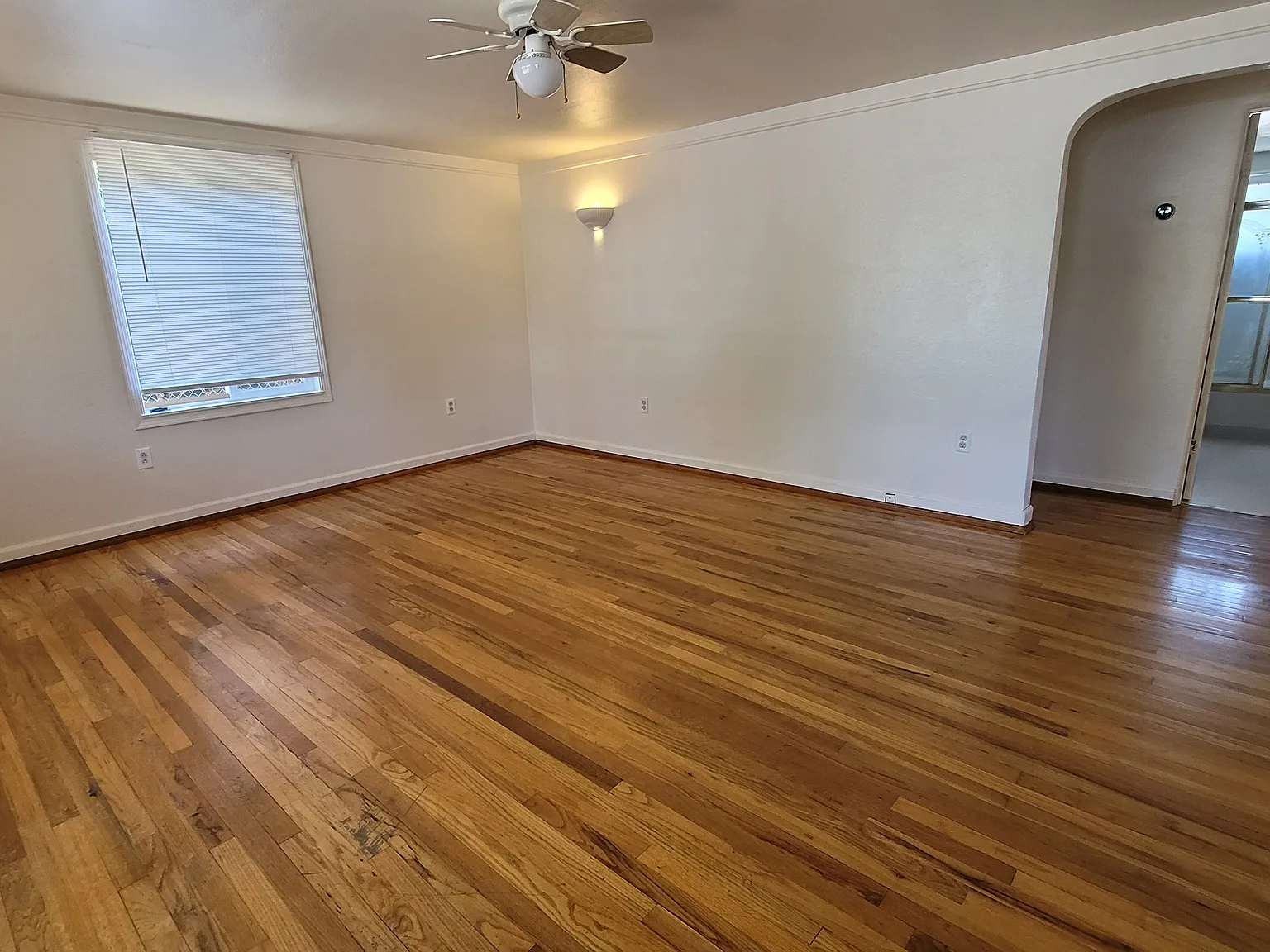 2 bed, 1008 sqft, $1,895 — Photo 3