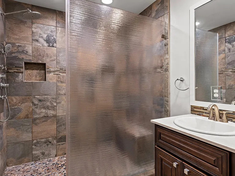 306 Lake Park Blvd S #302 — Photo 4