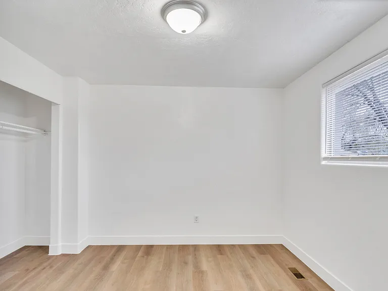 1794 W Shannon Cir #70-B — Photo 12